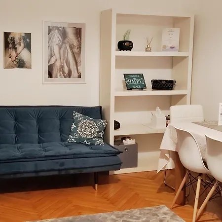 Hi!5 Spacious Palotanegyed Apartament
