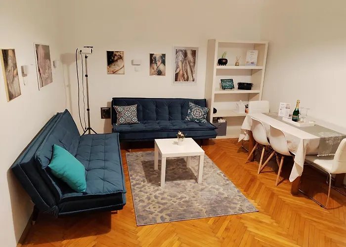 아파트 Hi!5 Spacious Palotanegyed *
